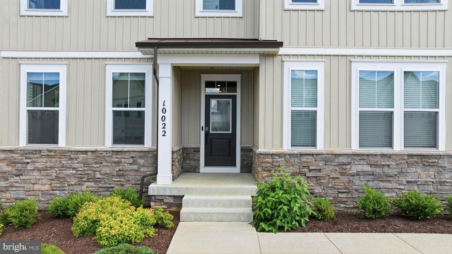 10022 Selkie Lane photo 3