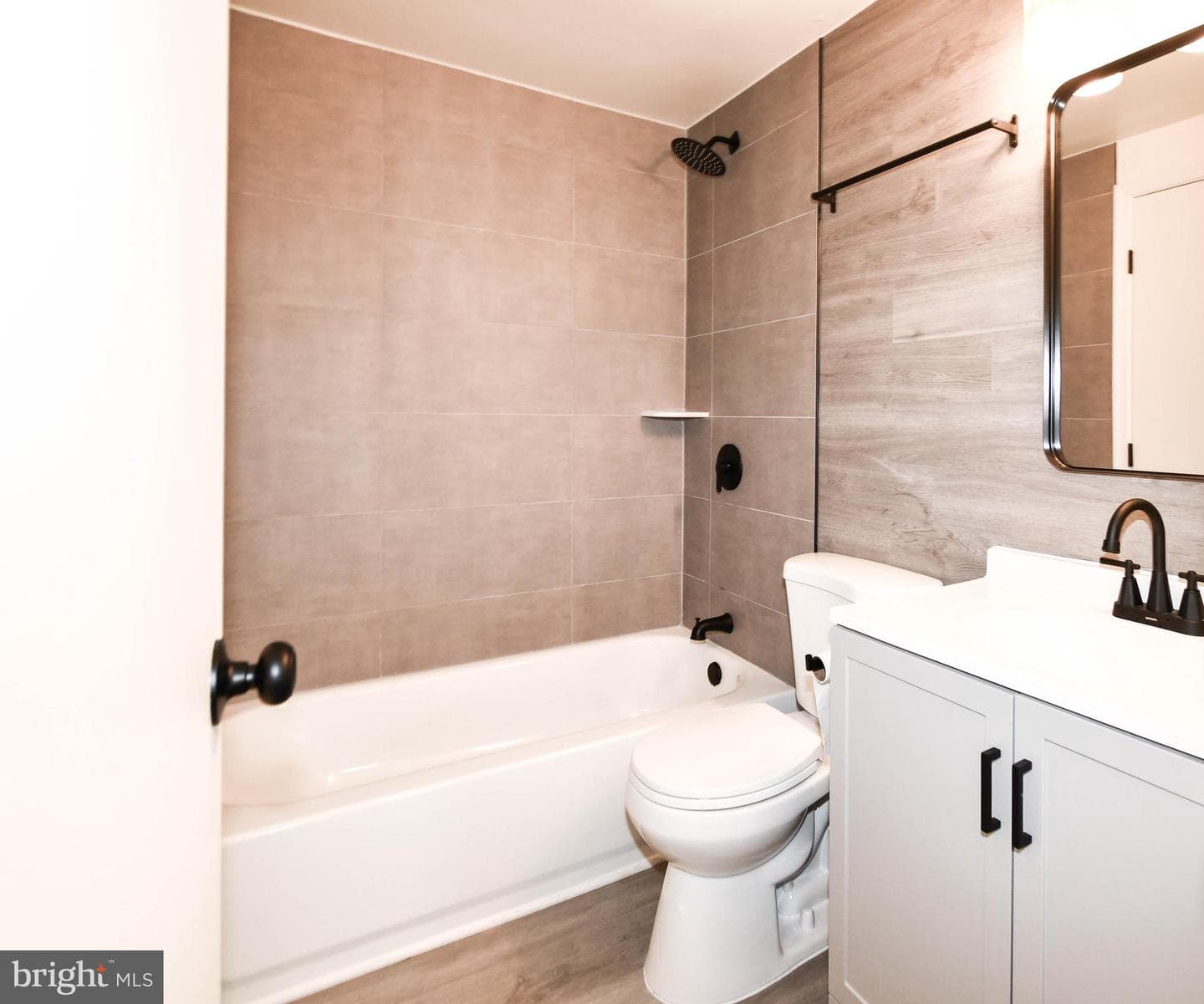 3705 Kempsford Field Place photo 19