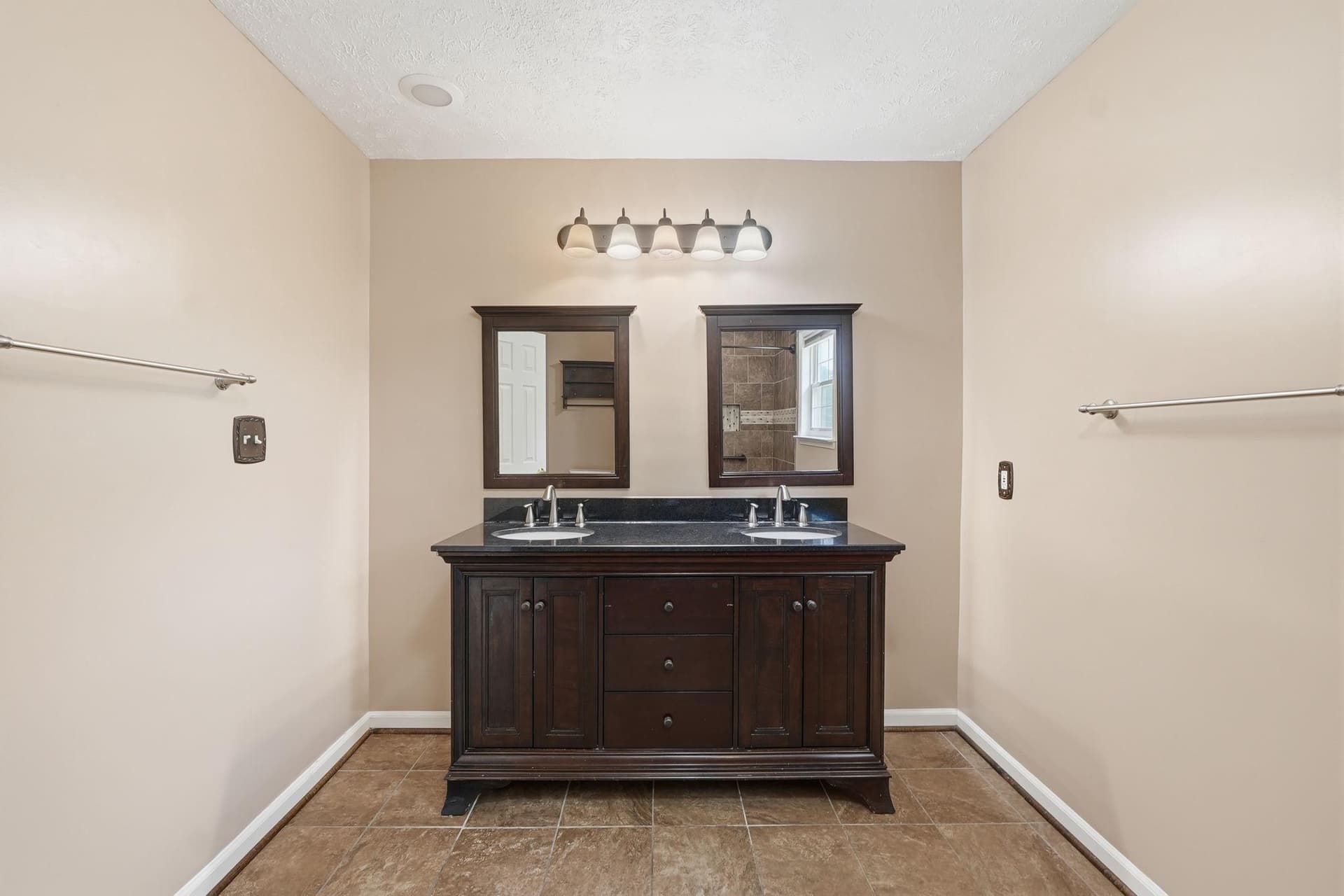 2701 Cotoneaster Court photo 35