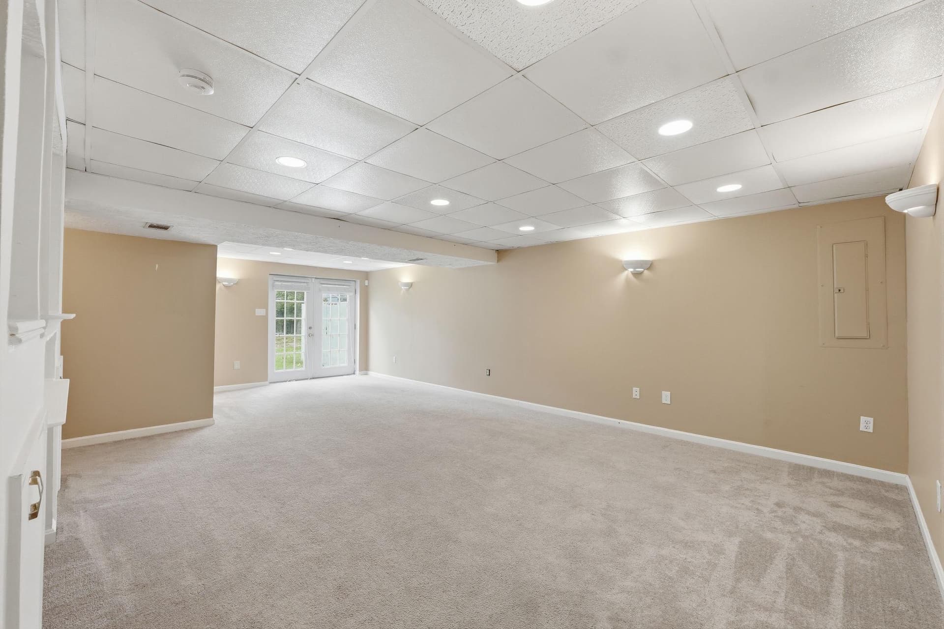 2701 Cotoneaster Court photo 38