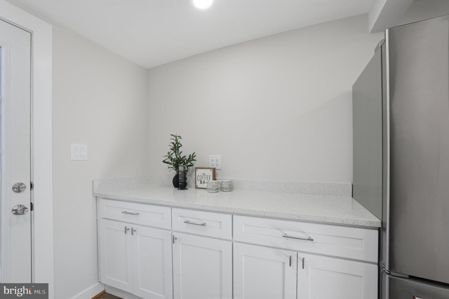 4425 Strauss Avenue photo 27