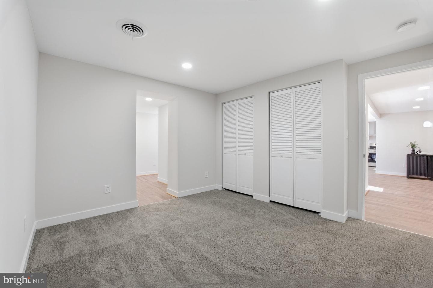 4425 Strauss Avenue photo 34
