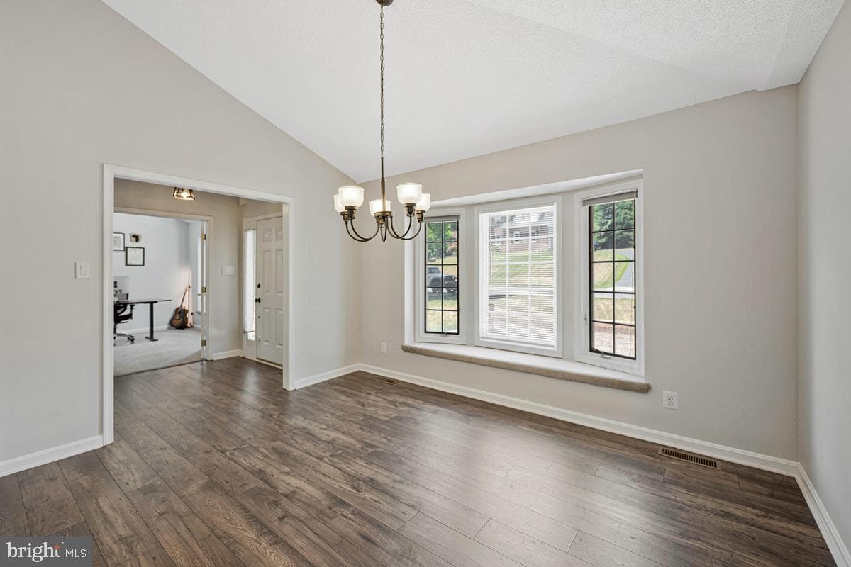 1010 Wales Drive photo 15