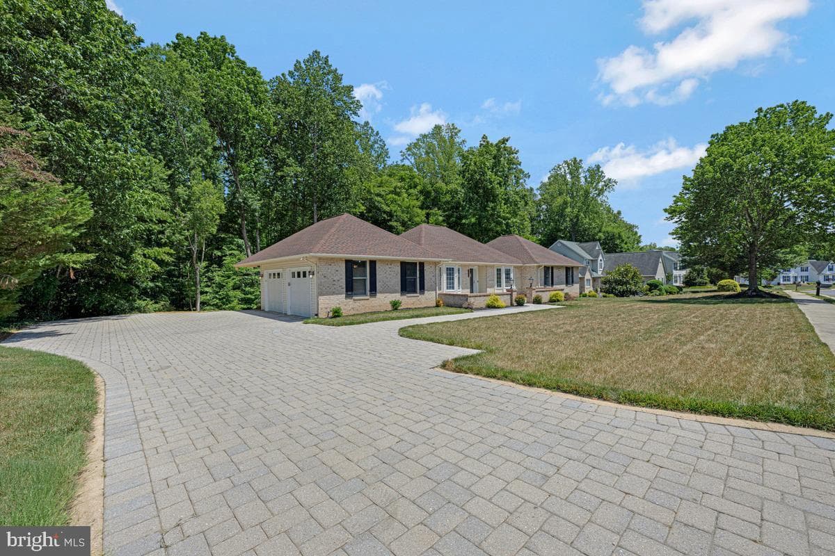 1010 Wales Drive, La Plata