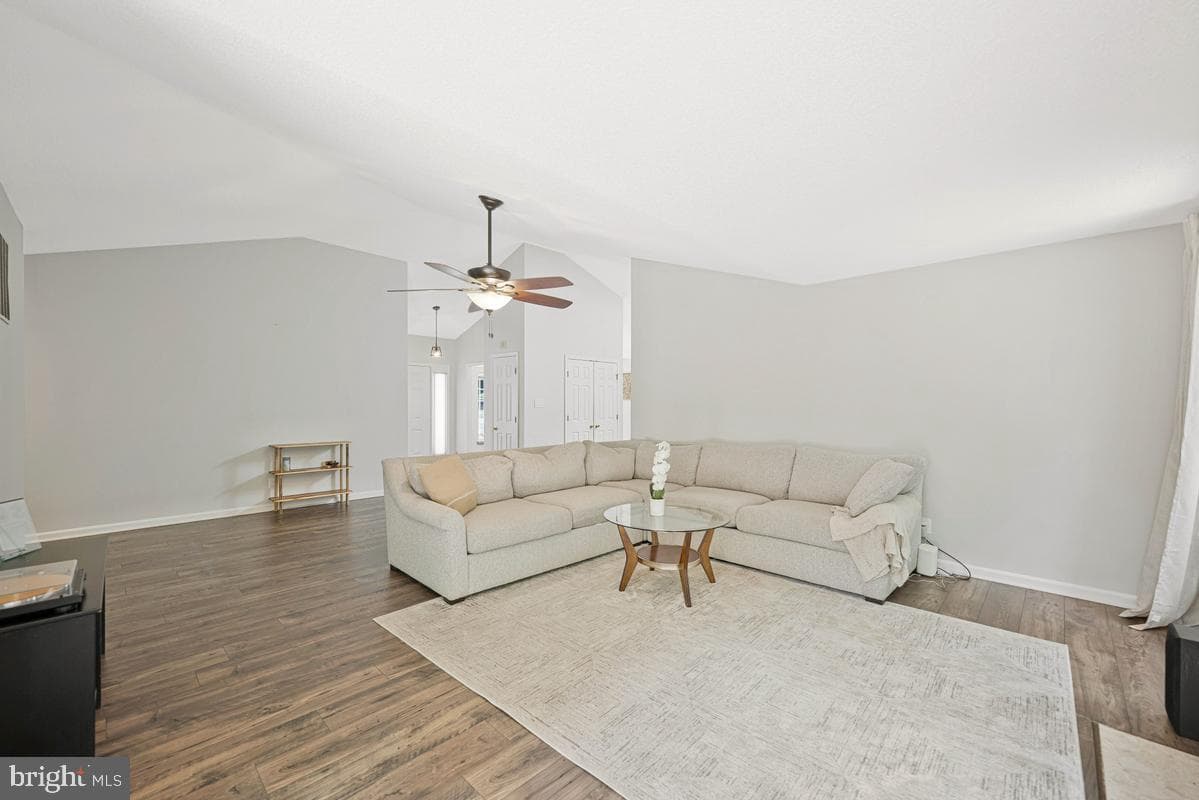 1010 Wales Drive photo 8