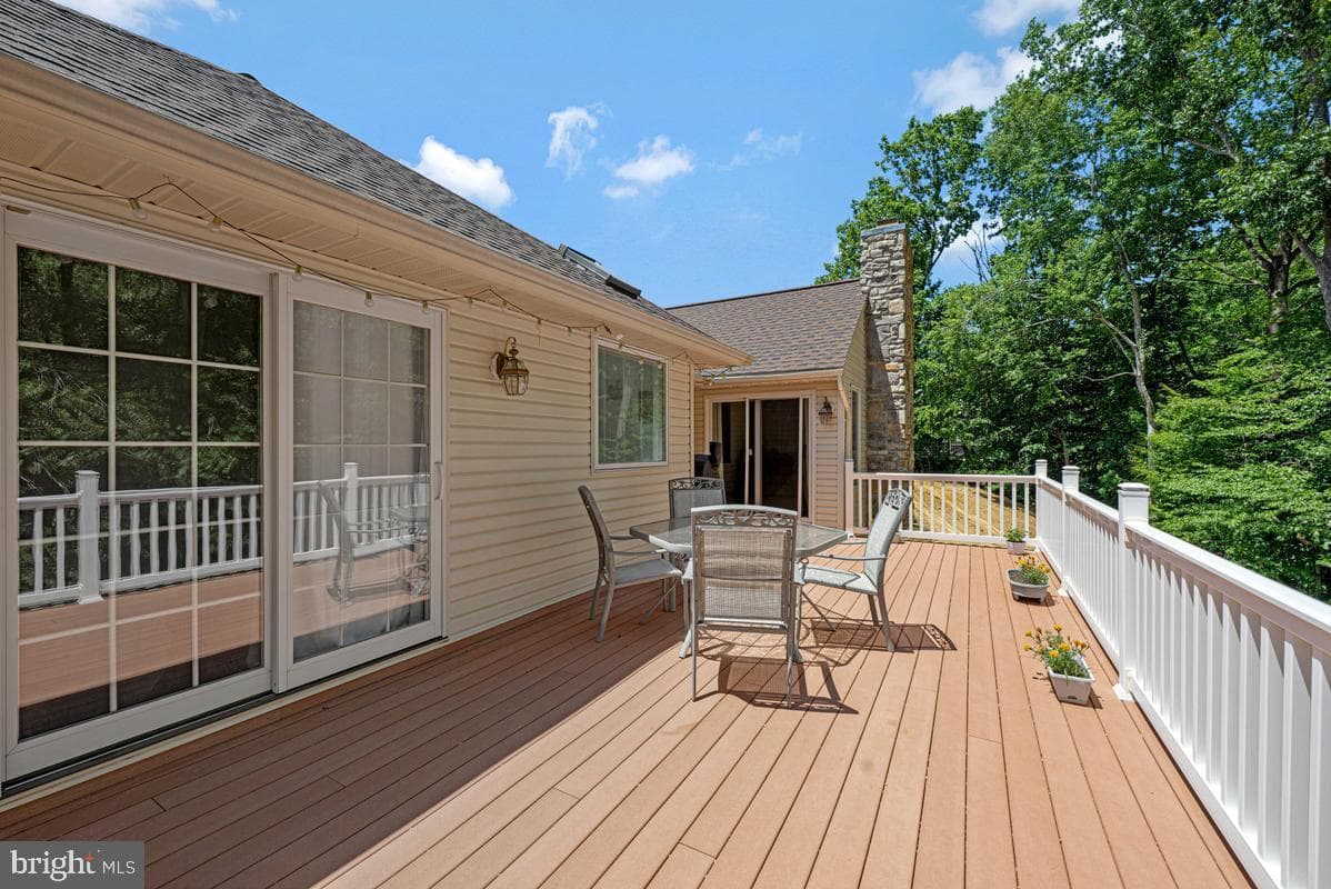 1010 Wales Drive photo 9