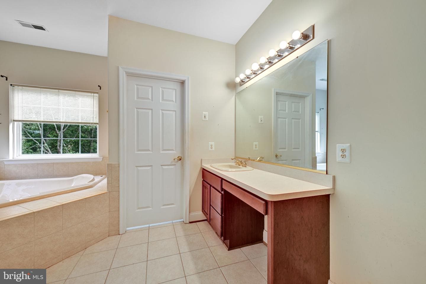 7980 Norwich Court photo 7