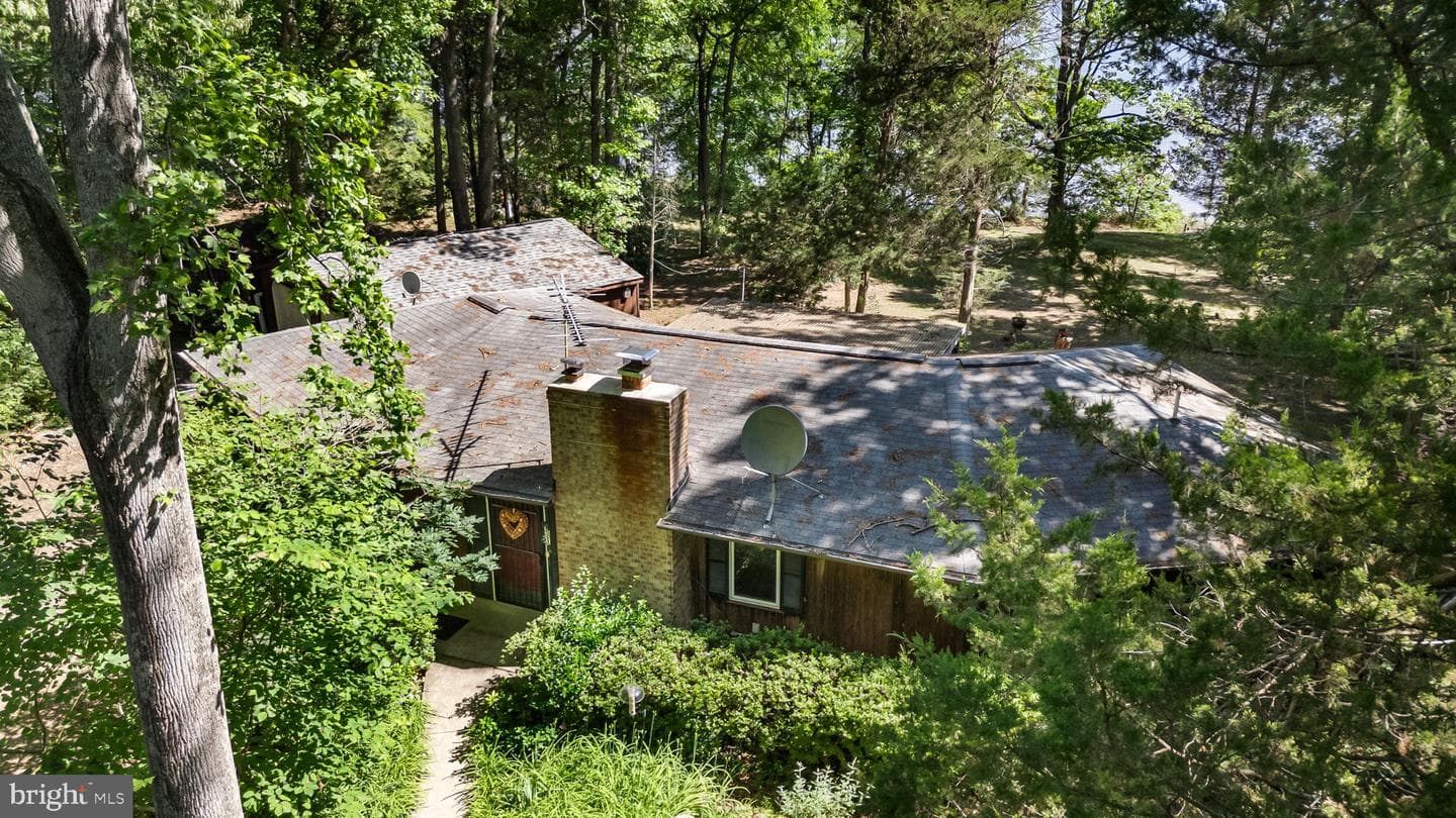 9545 Moores Point Place photo 33
