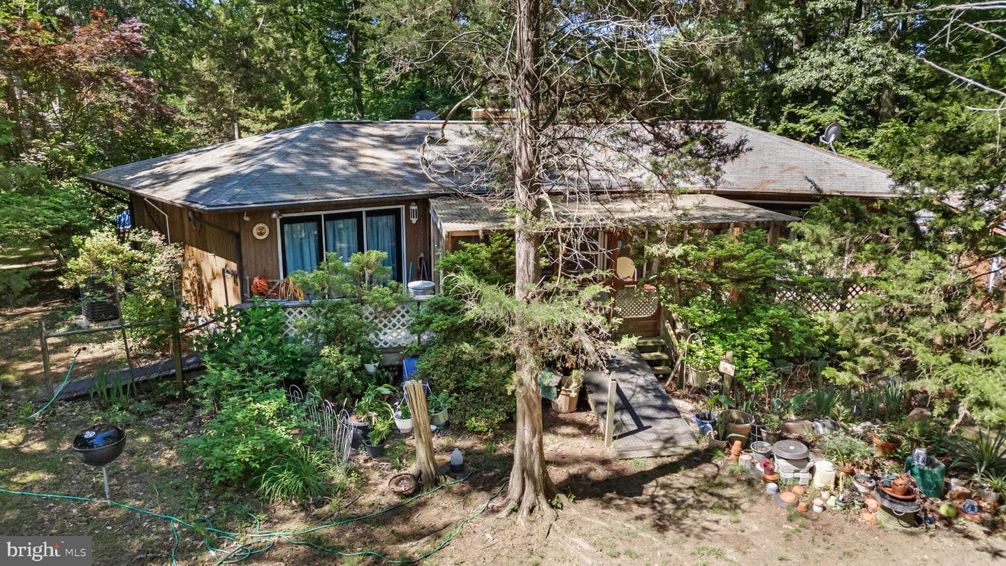 9545 Moores Point Place photo 5