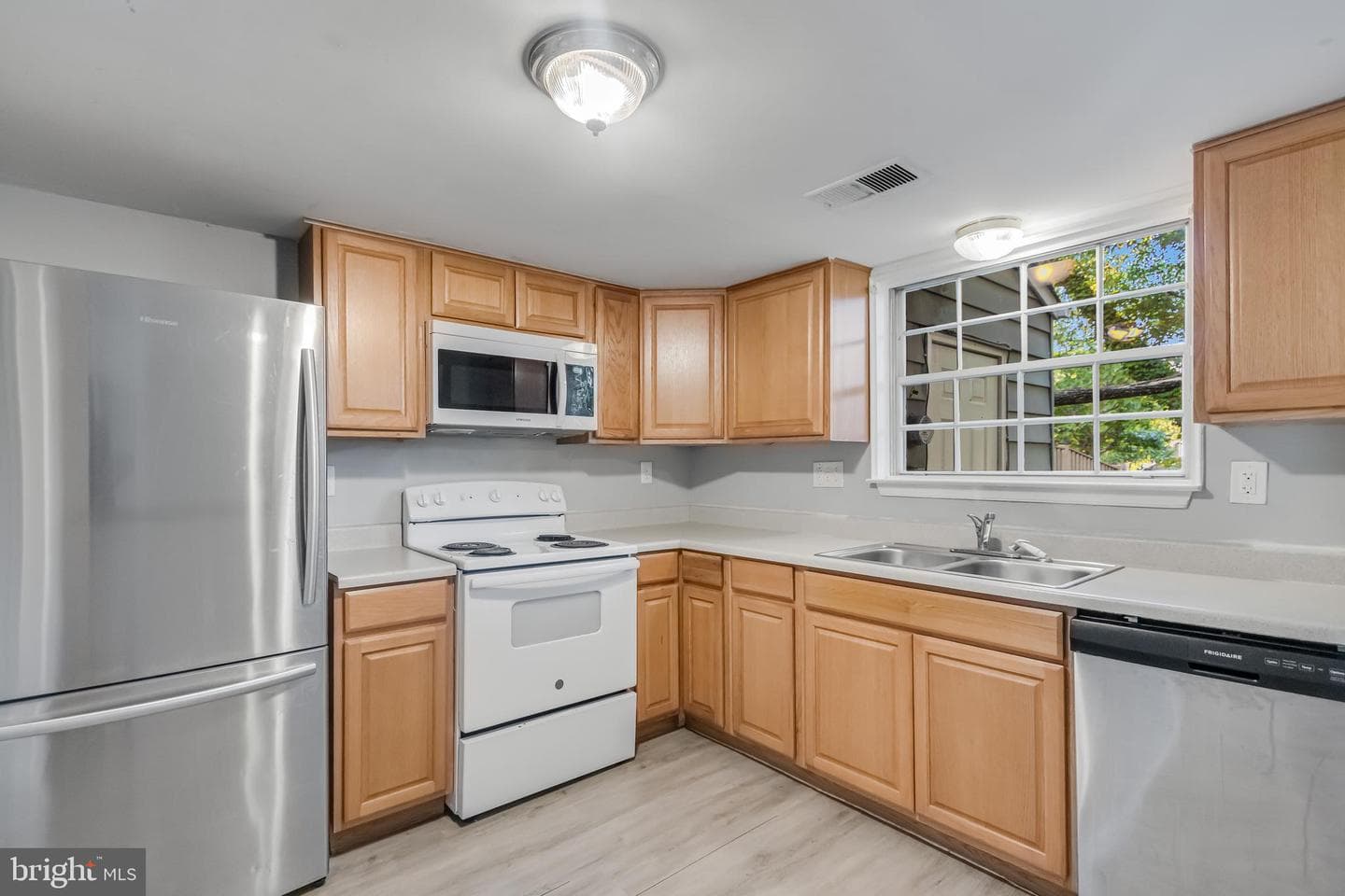 2583 Robinson Place photo 9