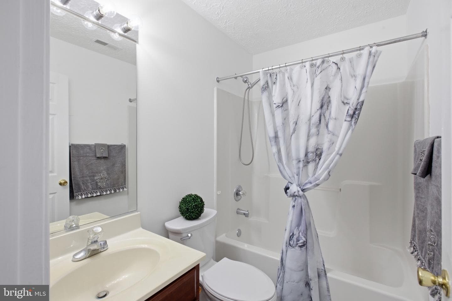 8012 Bullfinch Place photo 24