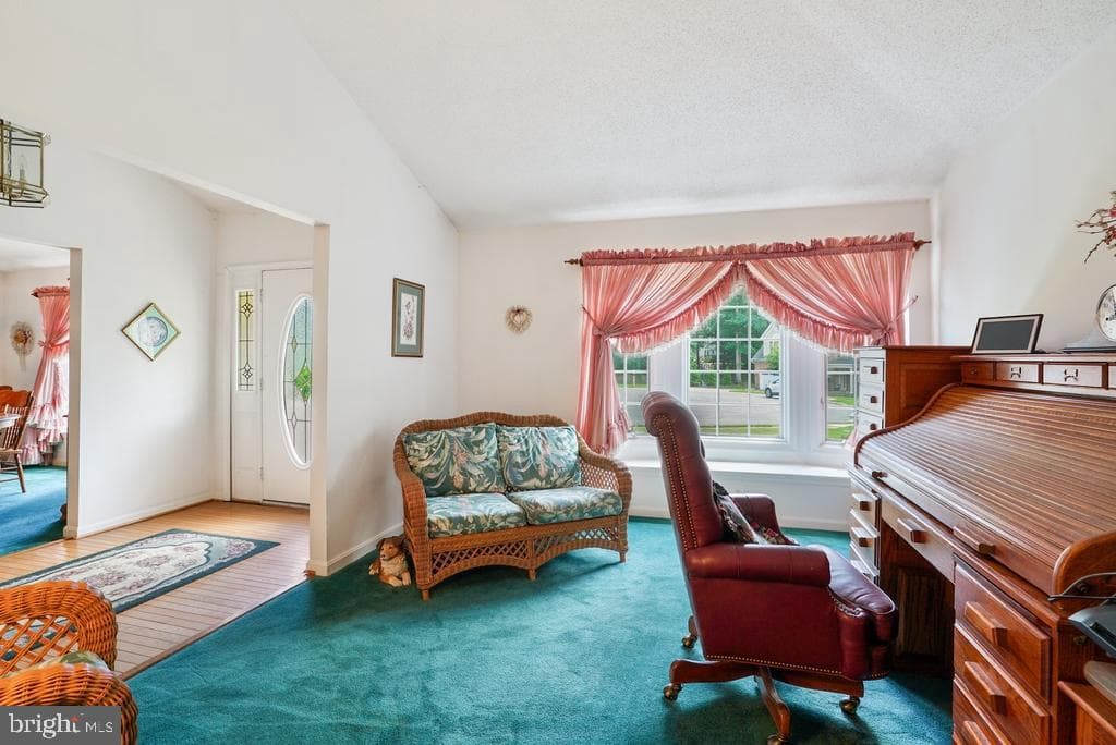 105 Cornwall Court photo 15