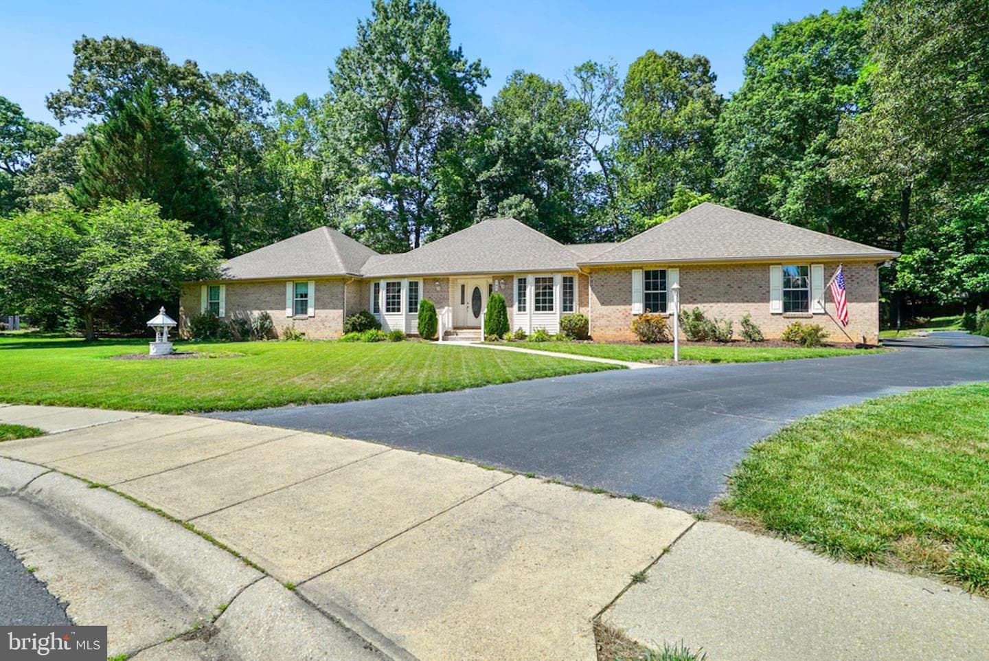105 Cornwall Court photo 20