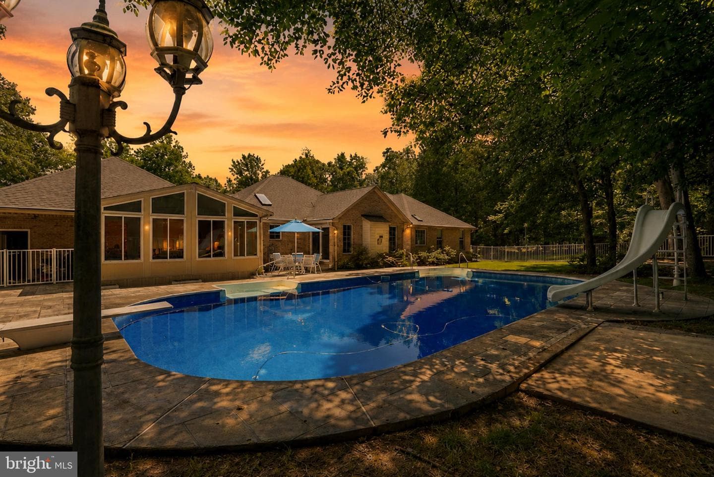 105 Cornwall Court photo 23