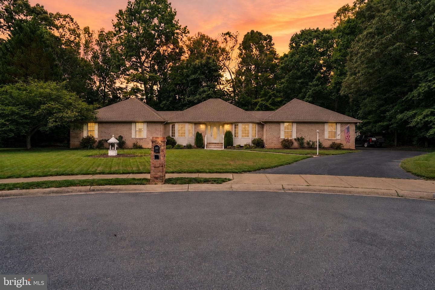 105 Cornwall Court photo 24