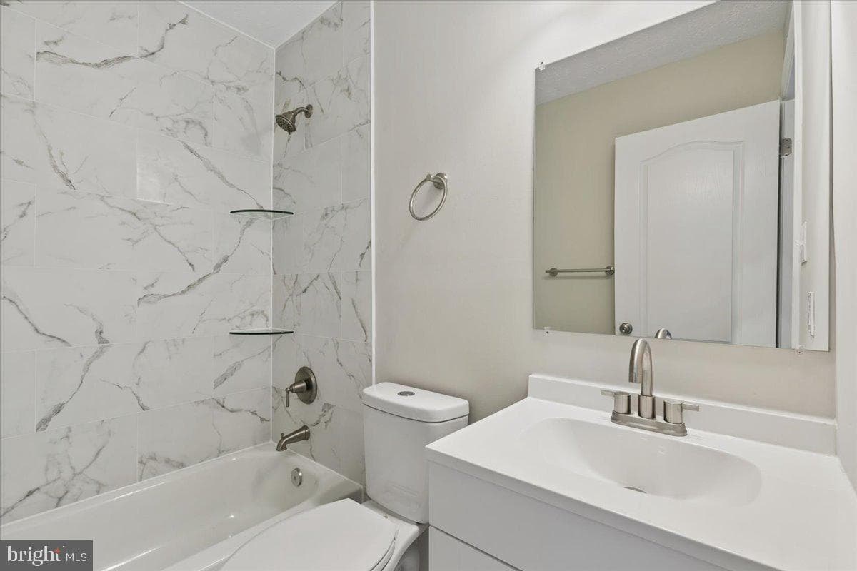 2577 Bolinbrook Court photo 33