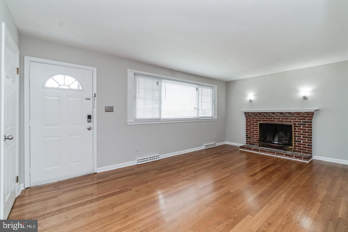 5 Maple St photo 2