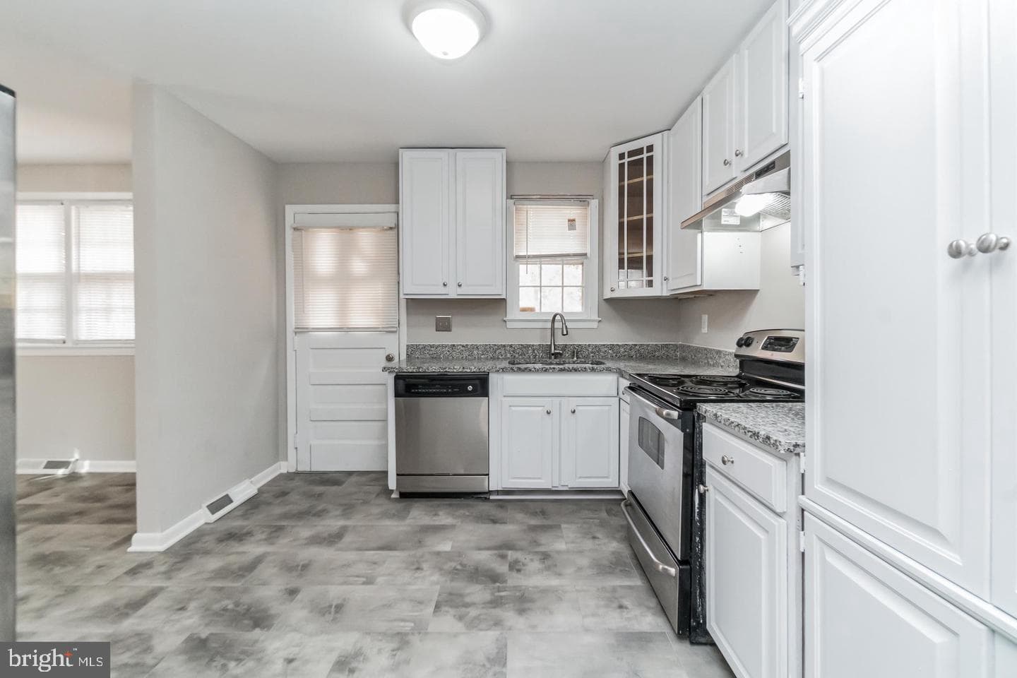 5 Maple St photo 6