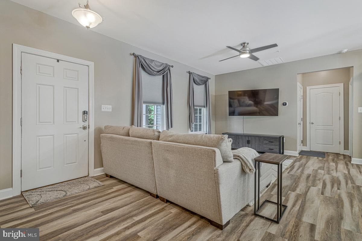 7098 Quicktree Place photo 4