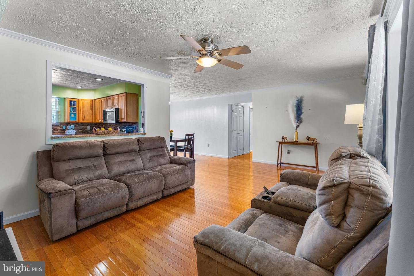2256 Westwood Dr photo 8