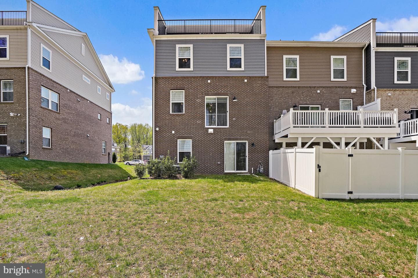3057 Perthshire Place photo 39