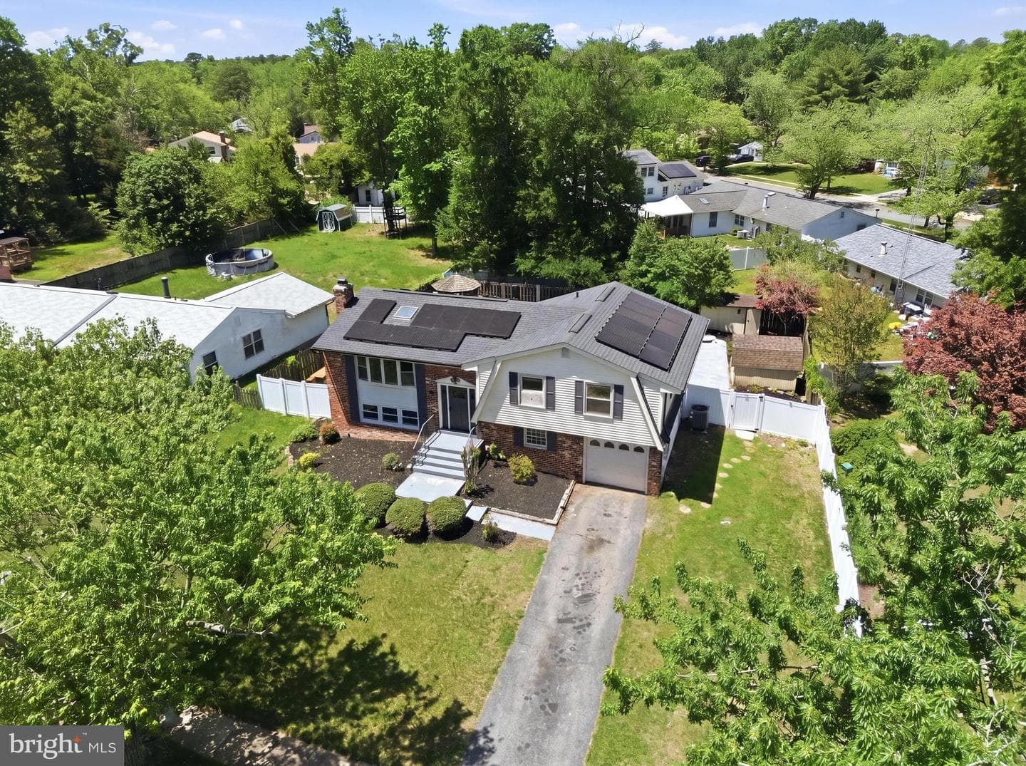 5418 Lucy Drive photo 3