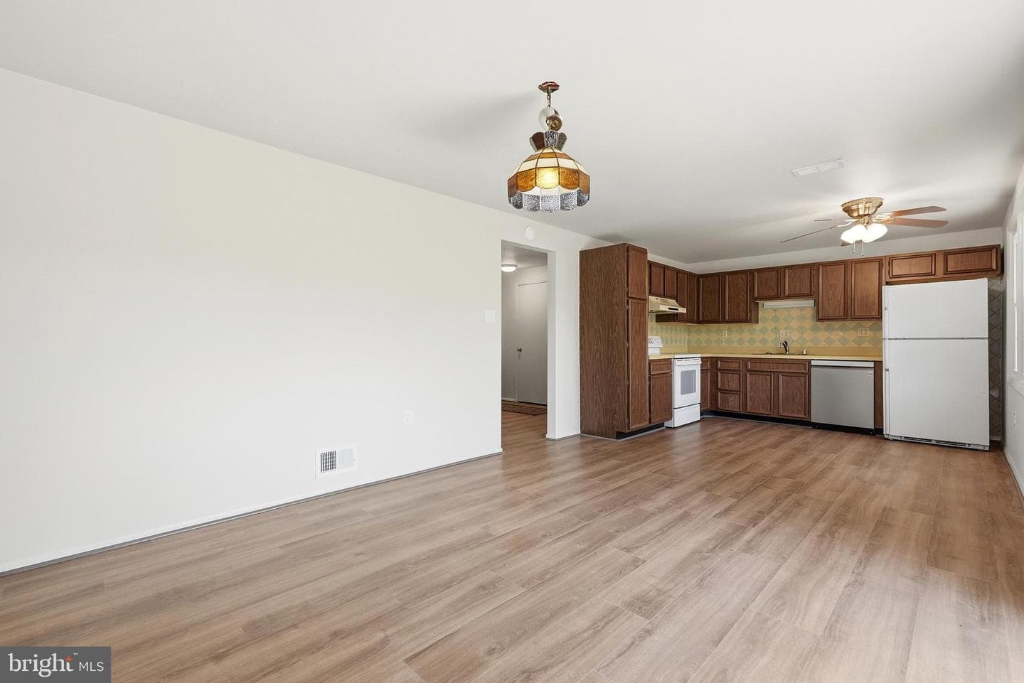 5509 Jeffrey Circle photo 10