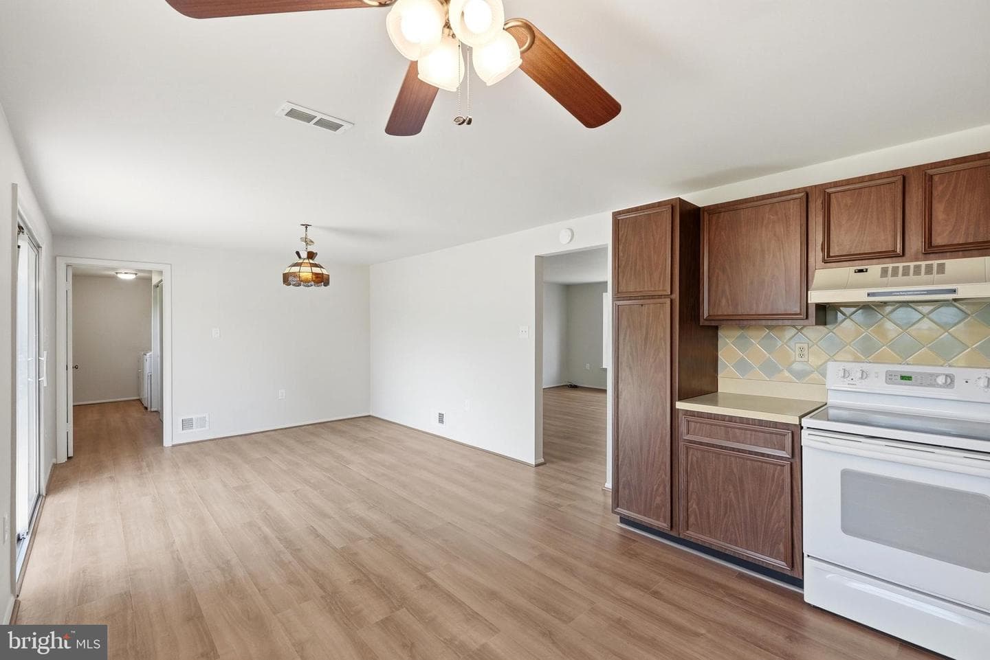 5509 Jeffrey Circle photo 13