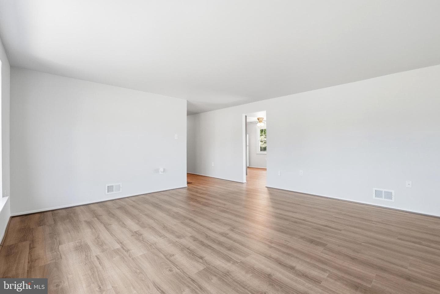 5509 Jeffrey Circle photo 5