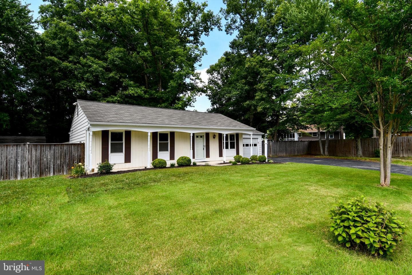 1900 Black Oak Court photo 4