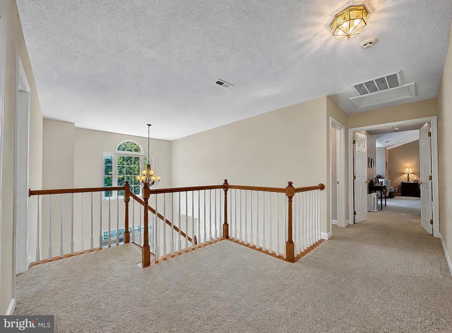 1002 Canterbury Lane photo 37