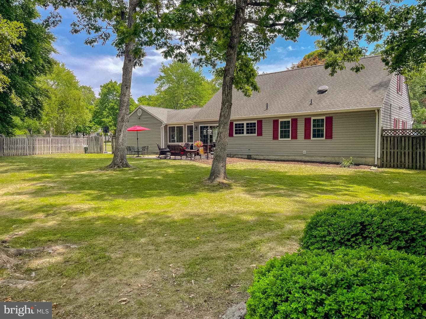207 Persimmon Court photo 33