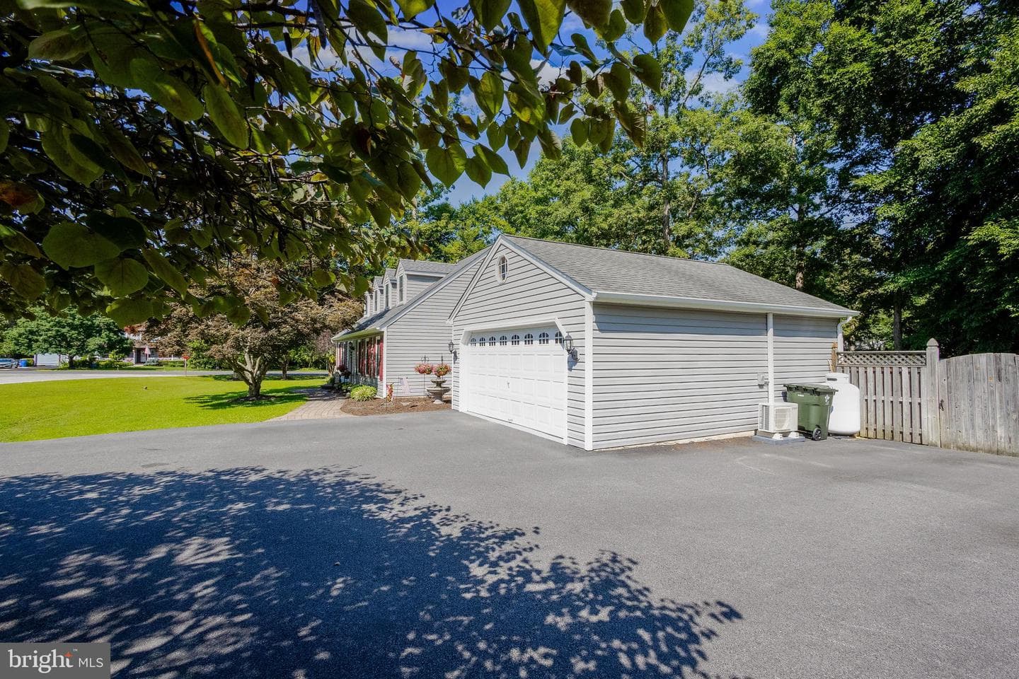 207 Persimmon Court photo 46