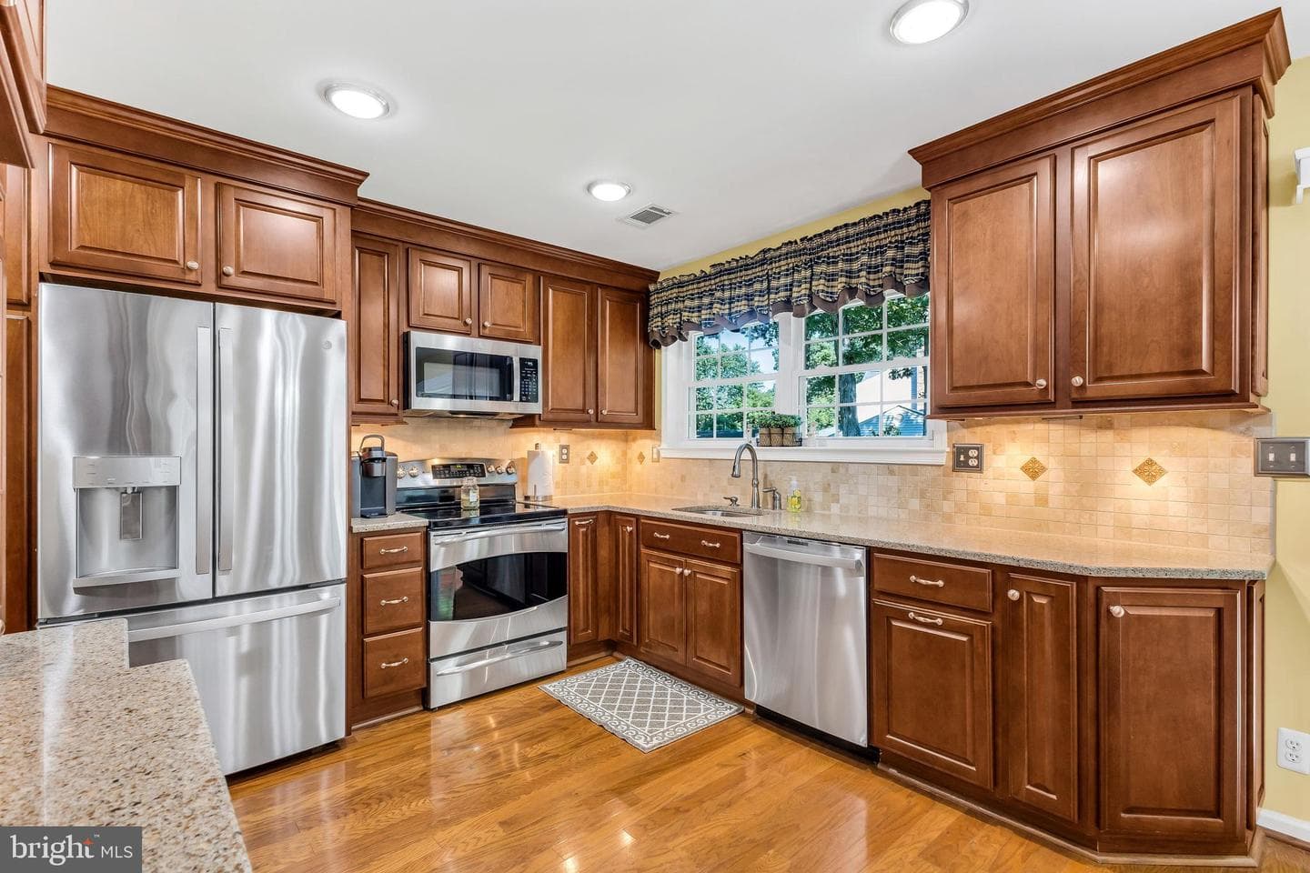 207 Persimmon Court photo 8