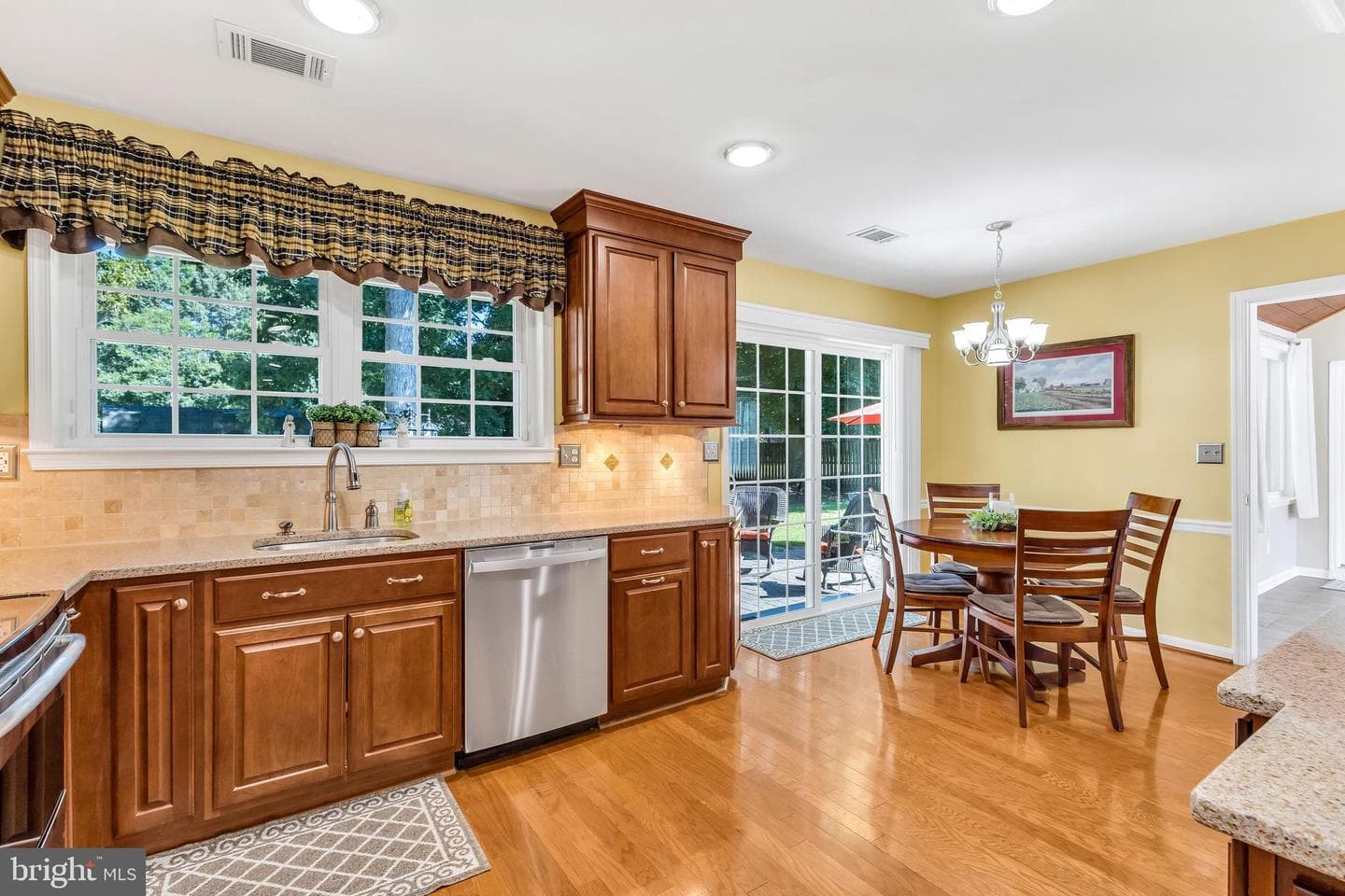 207 Persimmon Court photo 9