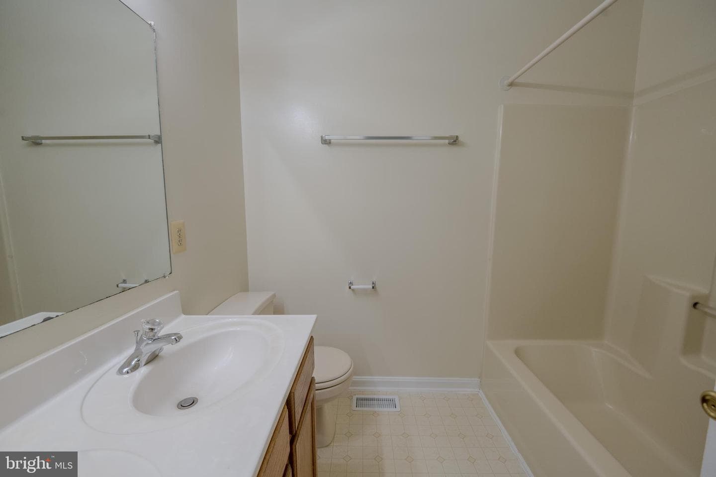 2607 Enterprise Place photo 13