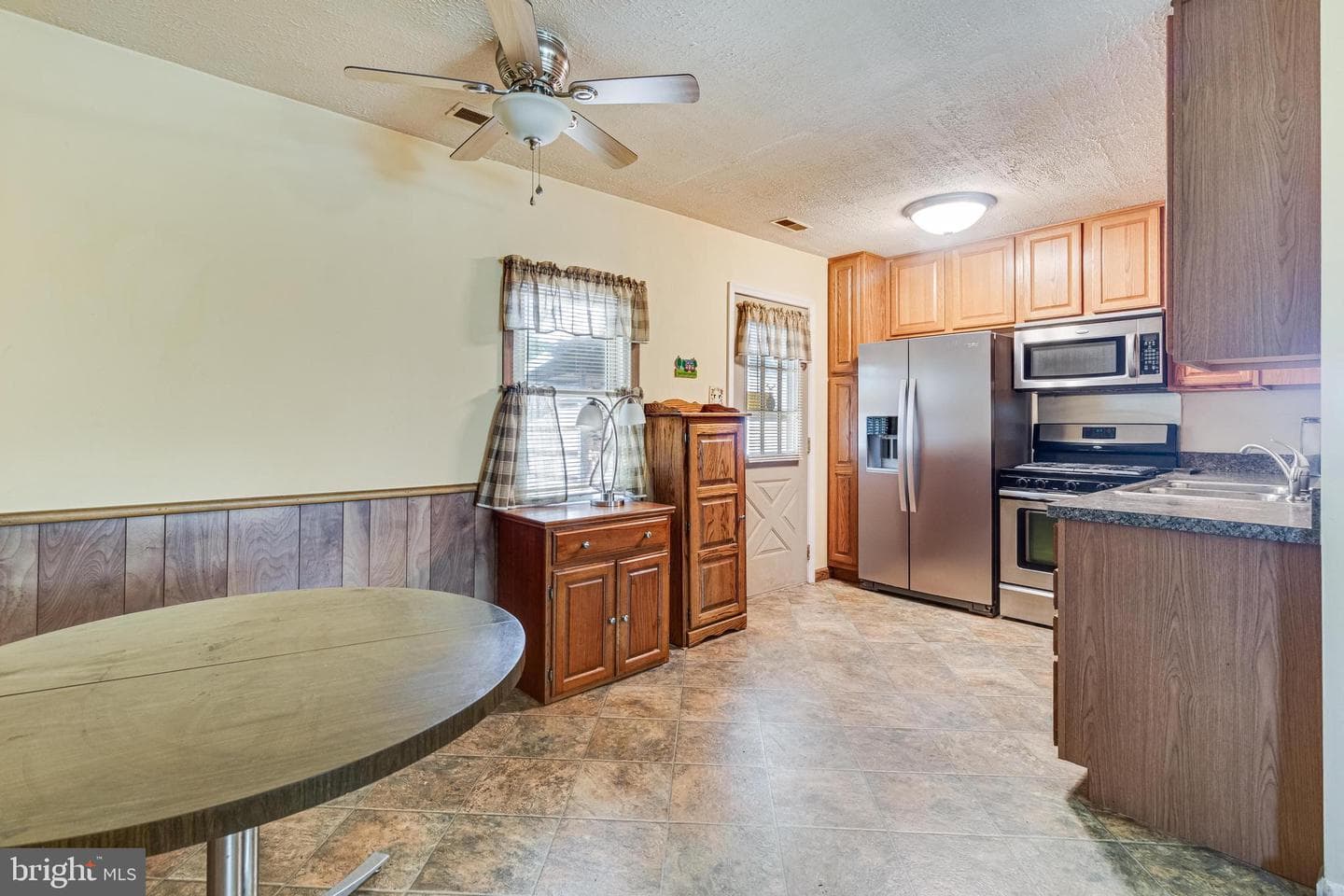 5490 Freddy Place photo 9