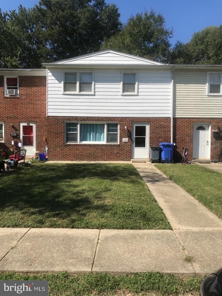 110 Charles Place photo 1