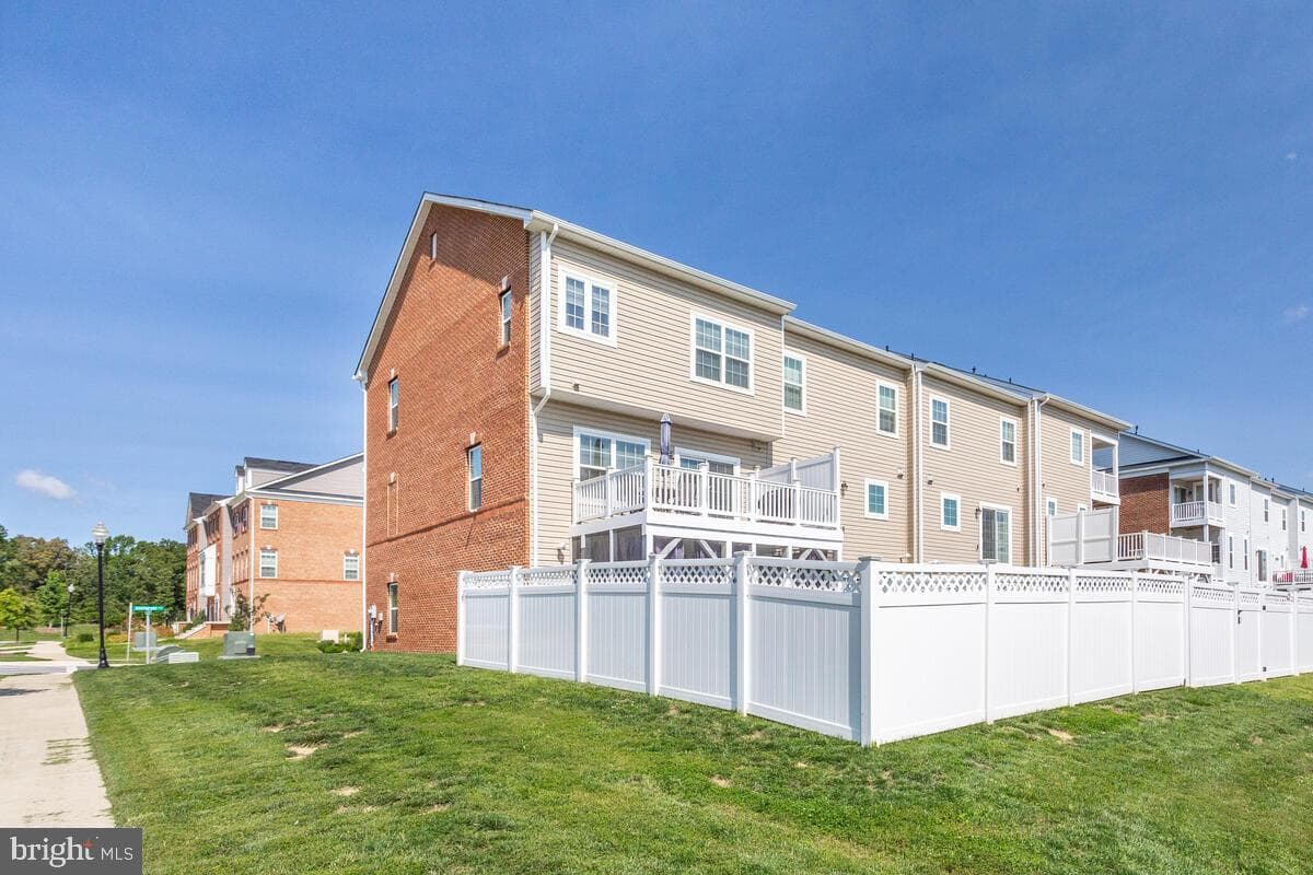 11121 Southport Place photo 2