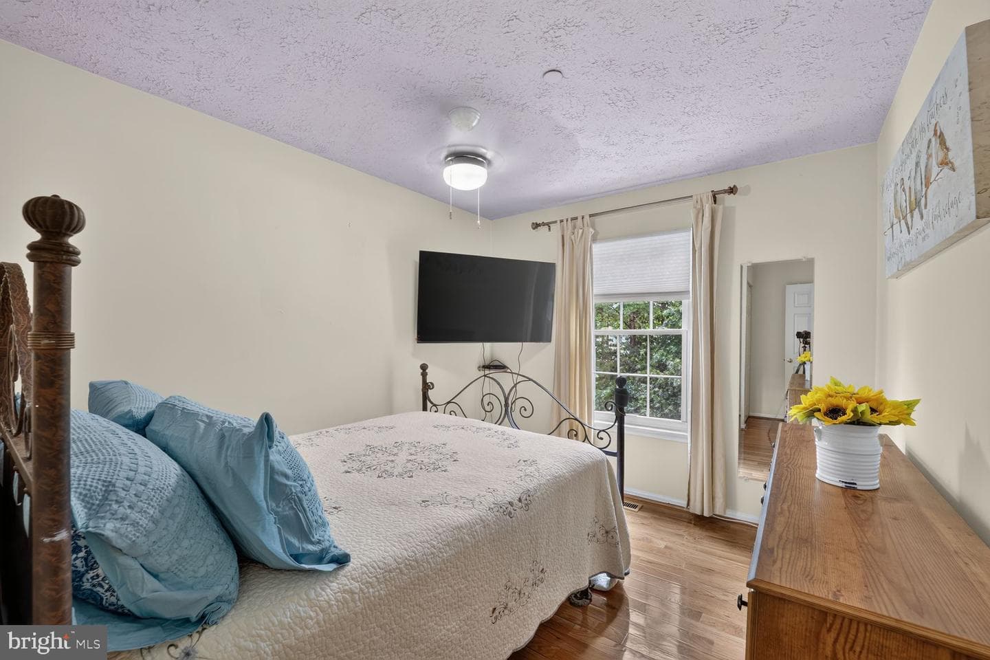 2526 Regal Place photo 13