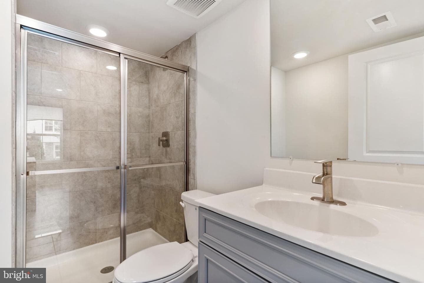 4133 Skipton Place photo 9