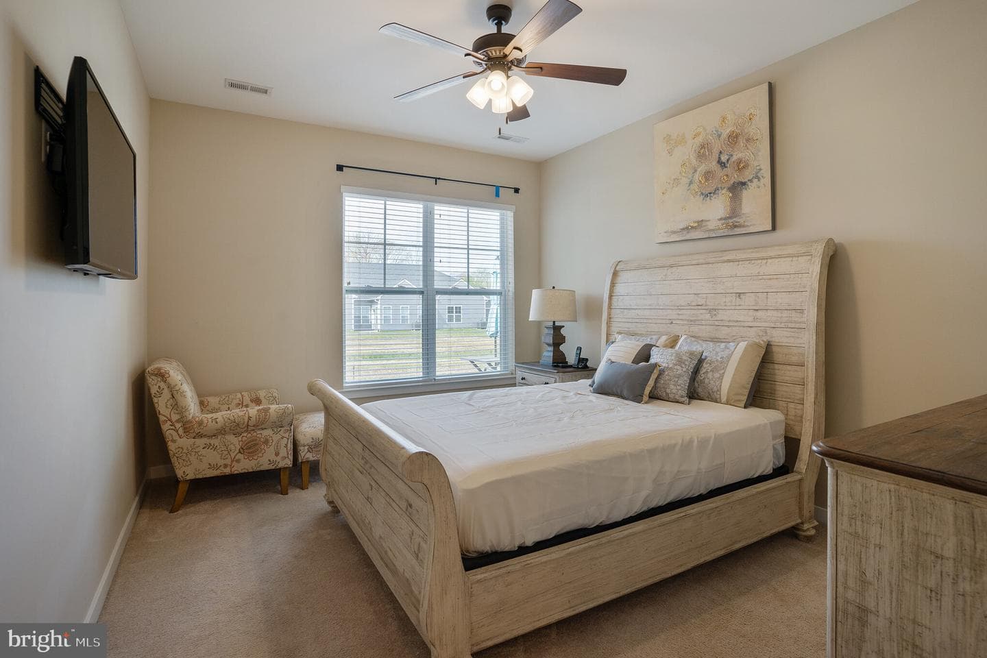 100 Camden Circle photo 6