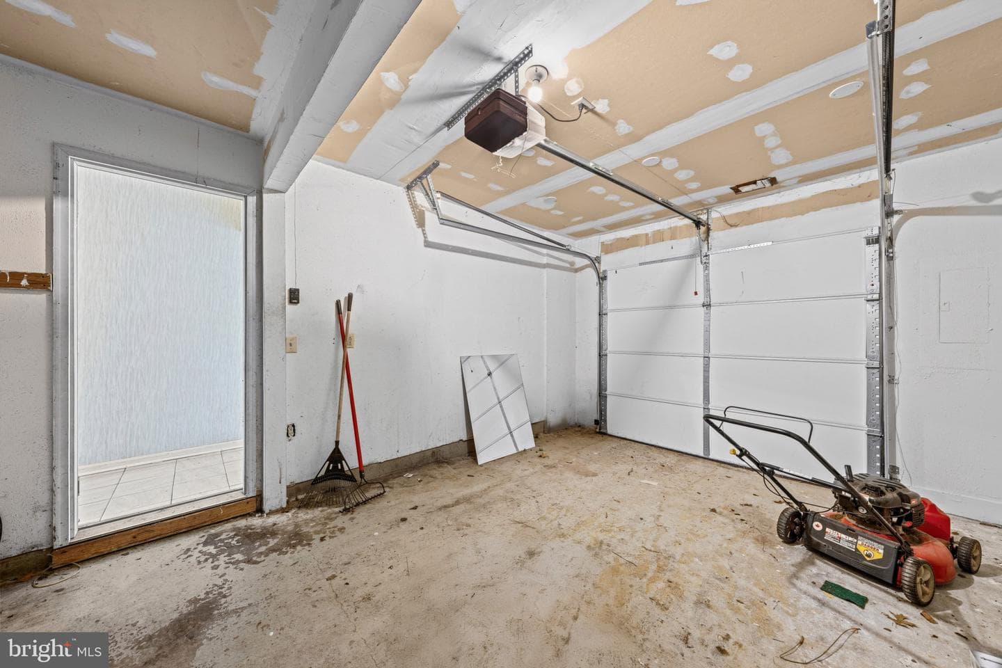 11207 Barnswallow Place photo 7