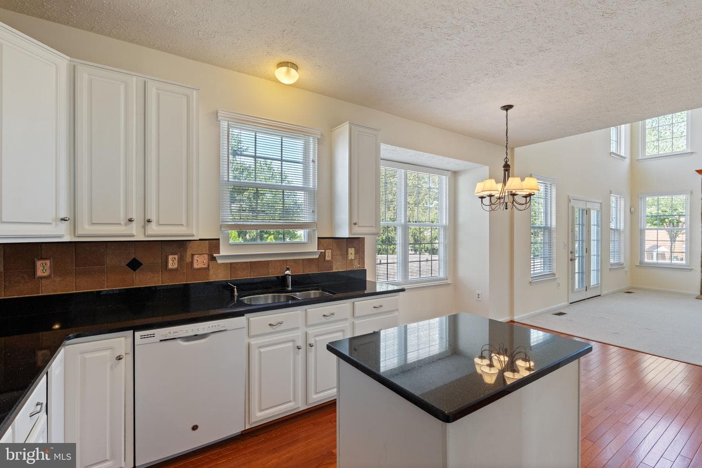 2372 Albany Way photo 15