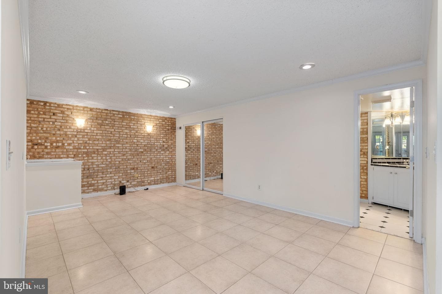2372 Albany Way photo 34