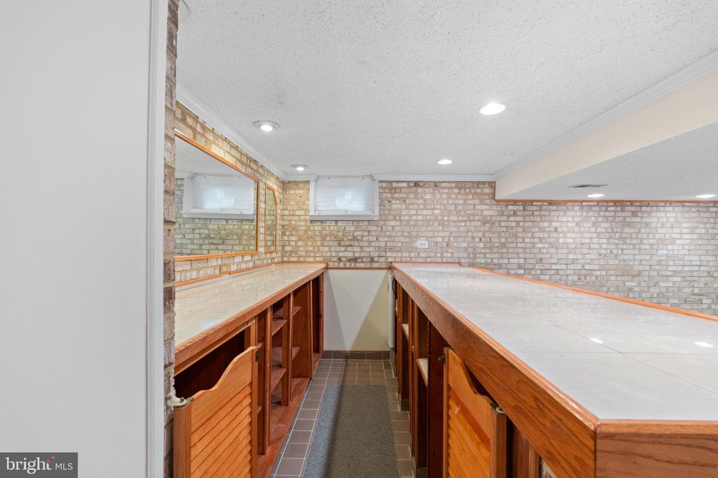2372 Albany Way photo 40