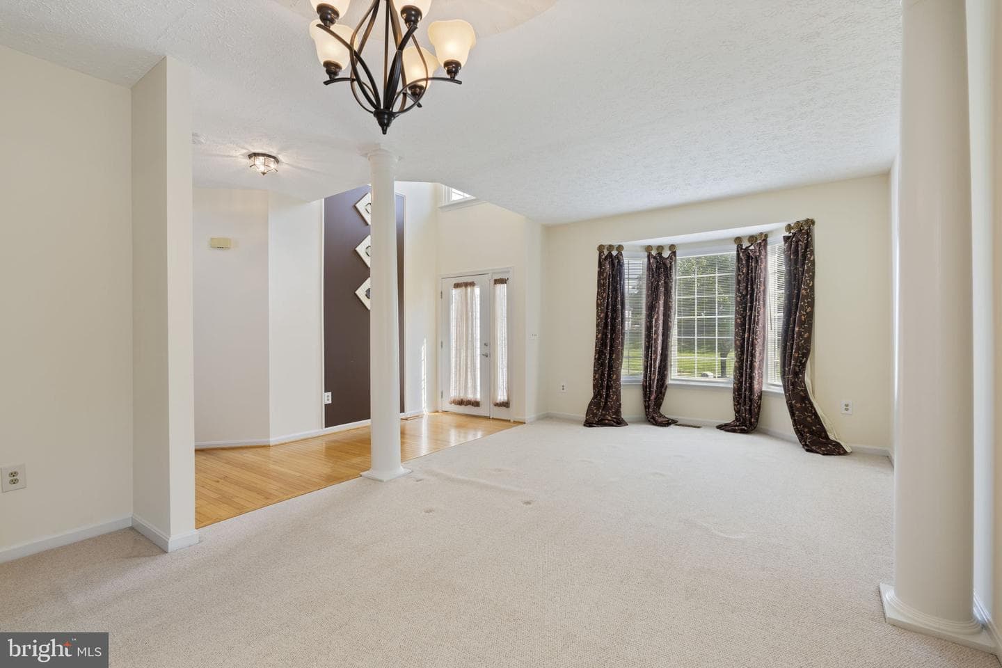 2372 Albany Way photo 5