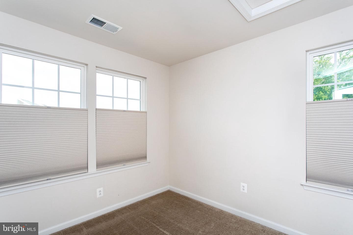 99 Caswell Drive photo 37