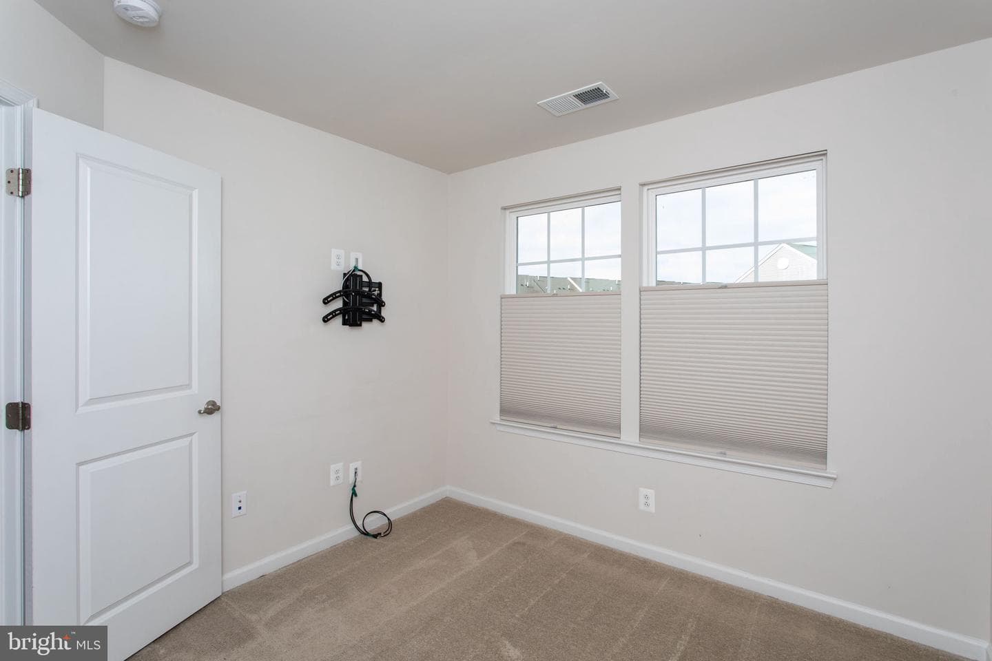 99 Caswell Drive photo 38