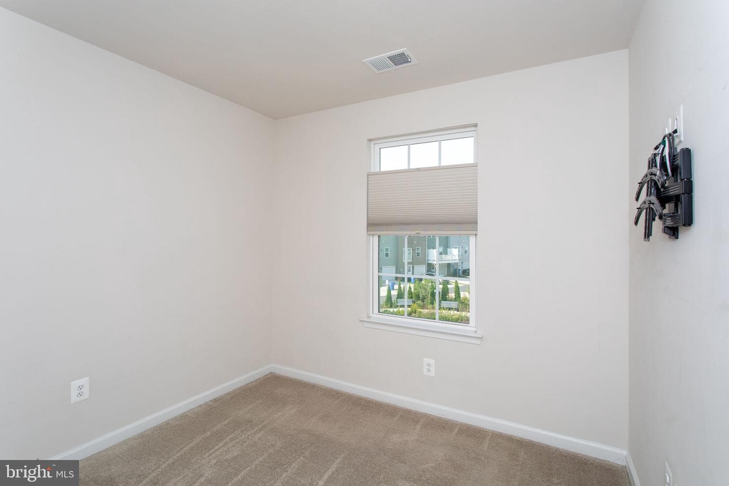 99 Caswell Drive photo 41